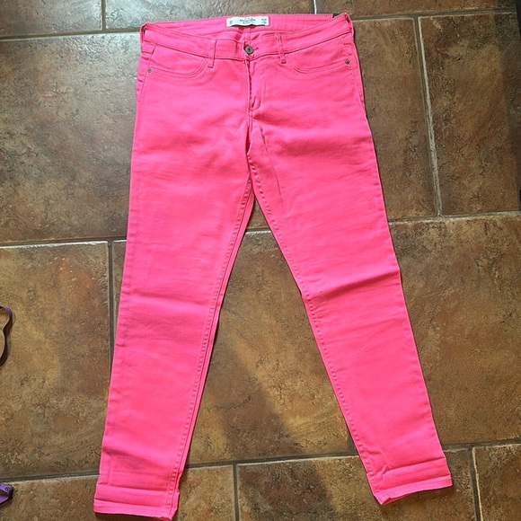 Abercrombie & Fitch Hot Pink Skinny Jeans Size 8R NWT - Picture 1 of 7